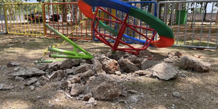 Parque Circuito tem brinquedos danificados, lixeiras quebradas e pichações menos de uma semana após revitalização