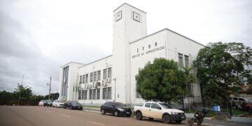Prefeitura de Porto Velho retifica editais dos concursos da Educação e da Saúde
