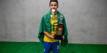 Do interior de Rondônia à Seleção Brasileira: Hélio Jr. relembra carreira e bastidores com as estrelas: “Foi um choque surreal”